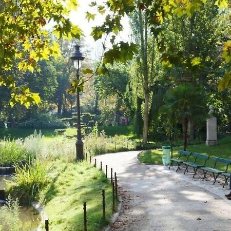 Paris: Appartement Batignolles Экстерьер фото